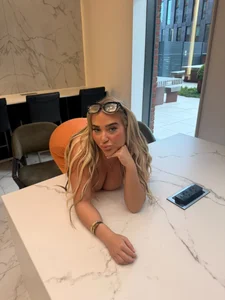 TiffanyAmberx Public Bilde 7