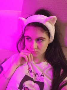 LeonaBrown All Hey:3 im Loise! صورة واحدة|LeonaBrown All Hey:3 im Loise! صورتان|LeonaBrown All Hey:3 im Loise!  3 صور|LeonaBrown All Hey:3 im Loise!  3 صورة