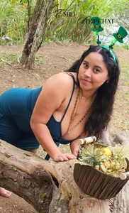 EmiliWilliams Easter 🥚🐇🤍 Pic 3