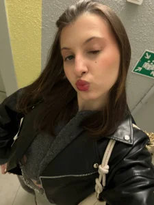 LouiseChavez bangs or no bangs 💇‍♀️ صورة واحدة|LouiseChavez bangs or no bangs 💇‍♀️ صورتان|LouiseChavez bangs or no bangs 💇‍♀️  4 صور|LouiseChavez bangs or no bangs 💇‍♀️  4 صورة