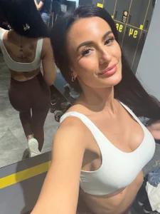 IrisNightshade Gym days with me Pic 3