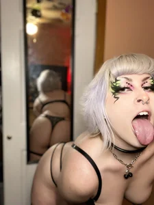 AmbrosiaKitty Public Pic