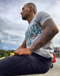 dvg2402 Public Poză