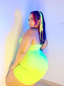 your bad girl is colorful and hot 🔥🍑 de WALESKABBW_ASS  Imagens