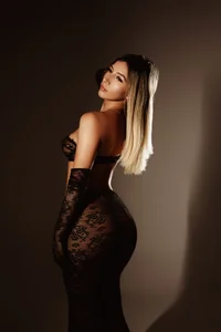 Natasha_Smith09のI am your dream tonight🌒🔥の 5枚の写真