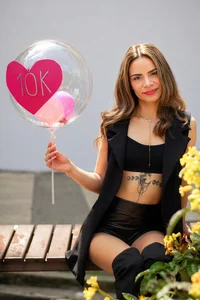 Emily_Whinfre THANK U 10 K FOLLOWERS ✨ Pic