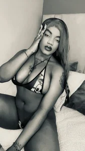 mia_boobs22 Public Pic 2