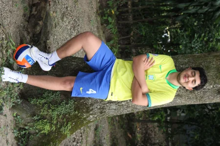 Oliver_Jamees soft lights, looks that say more than they appear and an energy that invites you to get closer Pic 4