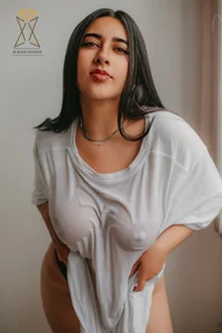 serenna_se Overflowing Emotions: The Duel between Elegance and Freedom Pic 3