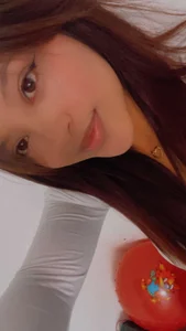 Hilary_Miller_ Public Pic 4