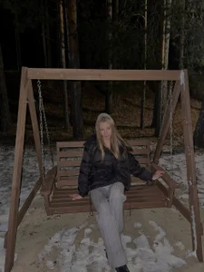 CarmenLipkin Just me Fotka 4