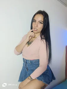 Sexy Latina od Anniee_x  3 snímek