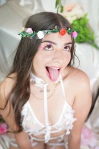 Brunnettee_1 kullanıcısının me🍒👄❤️ albümü -  4 fotoğraf