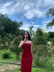 Webcumcutie red dress pretty kaye Billede