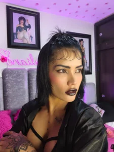 🖤 od juliane_sweer1  6 snímek