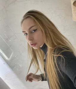 GuinevereAllman Public Pic 5