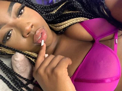 Emaaa-curvyy Come with me Foto 5