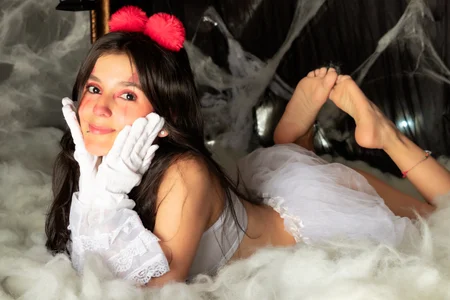 MiaTaylorSweethappy halloween 👾 Bild