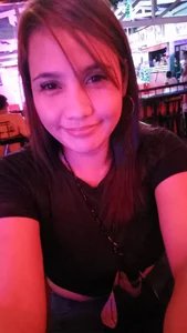 AngelHennesy Hennesy টি ছবি