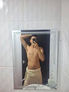 NewYoungHot You should always be happy. slika 2