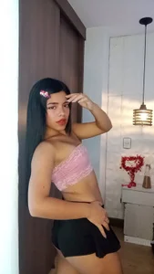 tara_dl jojo¨s pose👣🦐 Pic 3