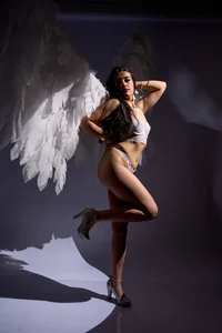 IsaDiiaz the angel you saw in your wet dreams Immagine  3