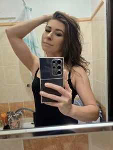 iam_Desire Public Pic 2