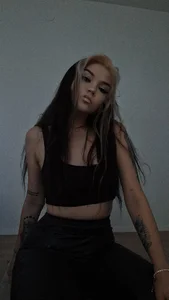 Yourdreamgirl_96's XXX Nude Photo 4
