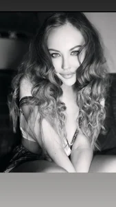 NessaMuti just me зображення