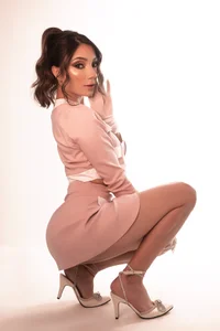 AmyArmstrong G L A M Pic