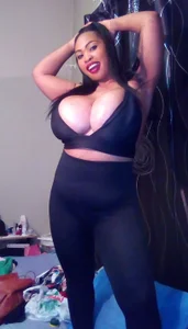 MissTits: Public ( 3 фото)