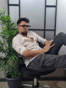 max_ed Public Pic 2
