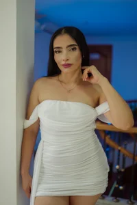 Liinda_Saenz Your Madm 😏👠 Pic