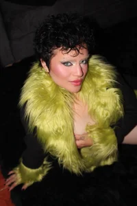 Alaska_deluxe Brat girl Pic 5