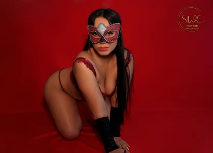 AMELIE_xx Red lingerie Pic 2