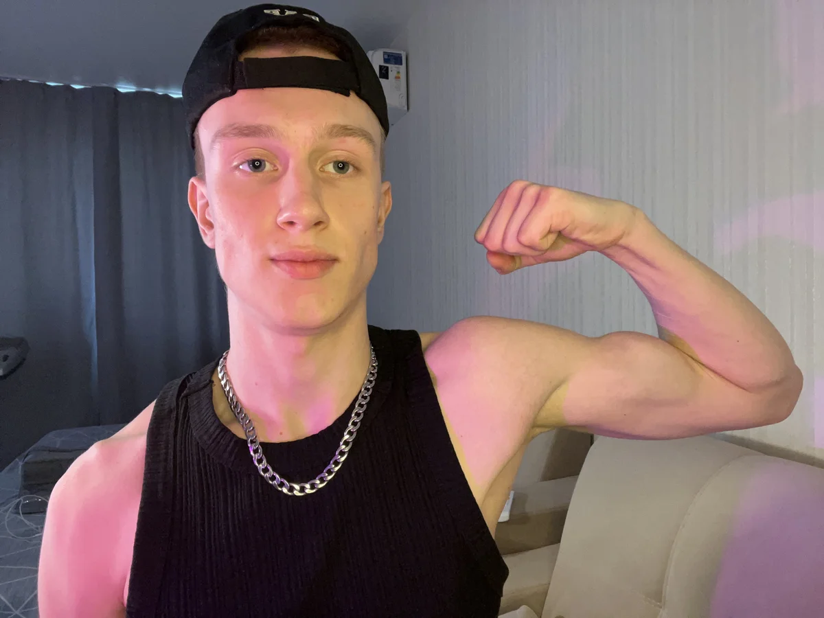 Трендове зображення  9900 Travis_Gracile