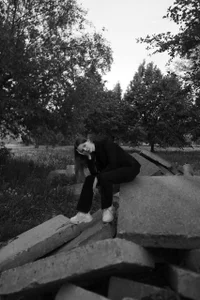 AnnWaddie dark vibe  3টি ছবি