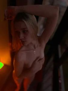 _Anna_Nolan_ I want to meet you like this at the hotel Pic 5