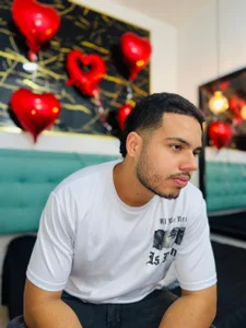 Trevor_AshEvery good boy needs a dark king to guide him Bild 3