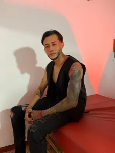 MORE ME 😏 de jonas_conor  2 Imagens