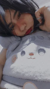 juli_juliana Kiss Pic