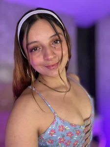 Sara01_ghlooking cute Bild