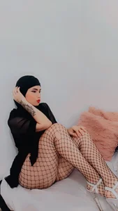 jamila_zair Hi, I'm Jamila. Do you like what you see and we play together? Foto
