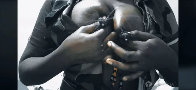 Ebonysessley90のPublicの 2枚の写真