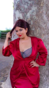 EllenGrace Outdoor pics Pic 5