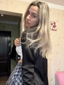 The ass knows where your every glance leads od MaryBennetts  4 snímek