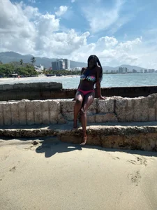 Almaahotxxx Public Pic 3