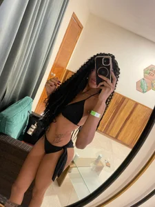 Mia_Duarte1 Photos in the pool... 🌊 Pic 3