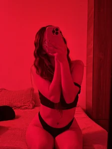 I like the red color ❤️ od suzumi__  4 snímek