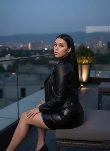 Juliet_Nastyの“A class entangled in temptation.”の 2枚の写真